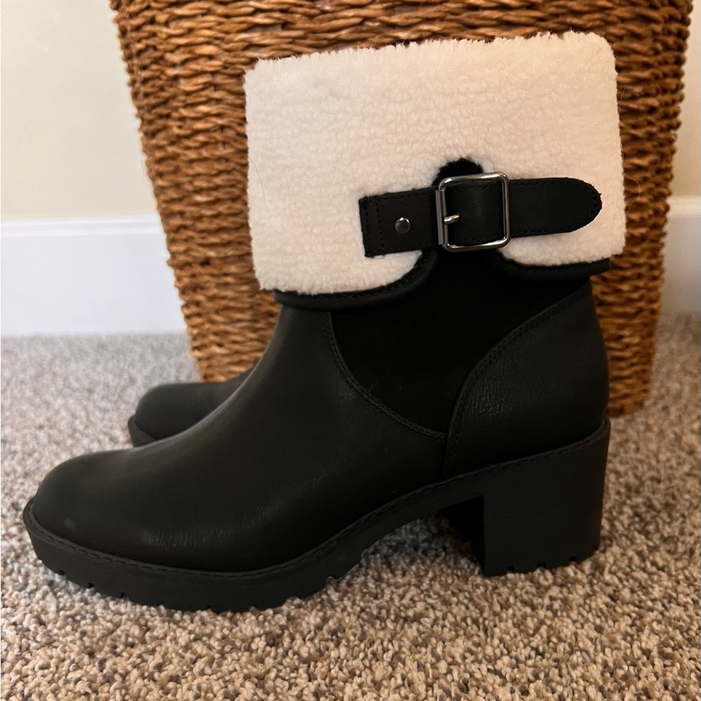 Woman’s SM New York boots